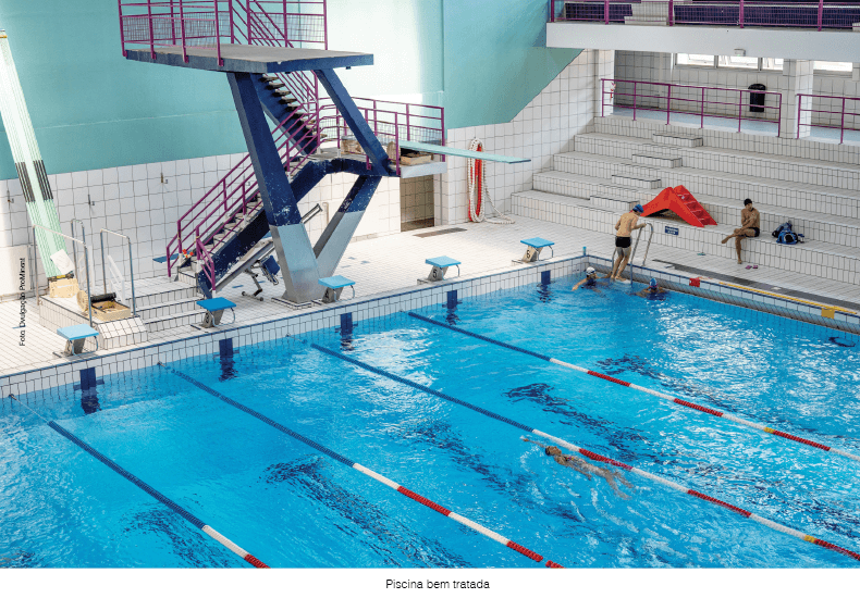 Limpar e tratar a água das piscinas é essencial para a saúde e o bem-estar dos banhistas